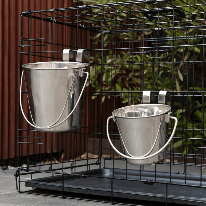 2 x 2.8L Stainless Steel Pet Parrot Feeder Dog Cat Bowl Water Bowls Flat Sided Bucket with Riveted Hooks