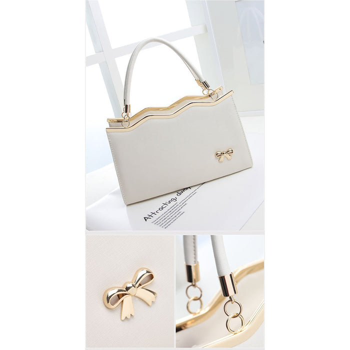 Unique Fashion Hand Bag White color, with the shoulder strap