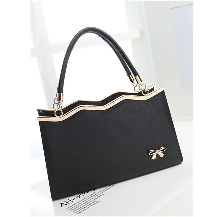 Unique Fashion Hand Bag black color, with the shoulder strap