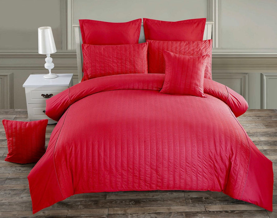 Seersucker King Size Quilt/Doona/Duvet Cover Set - Red